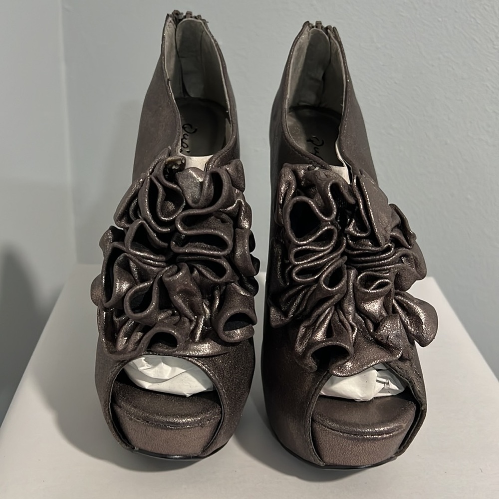 Qupid Ruffled Platform Bootie - Picture 9 of 15